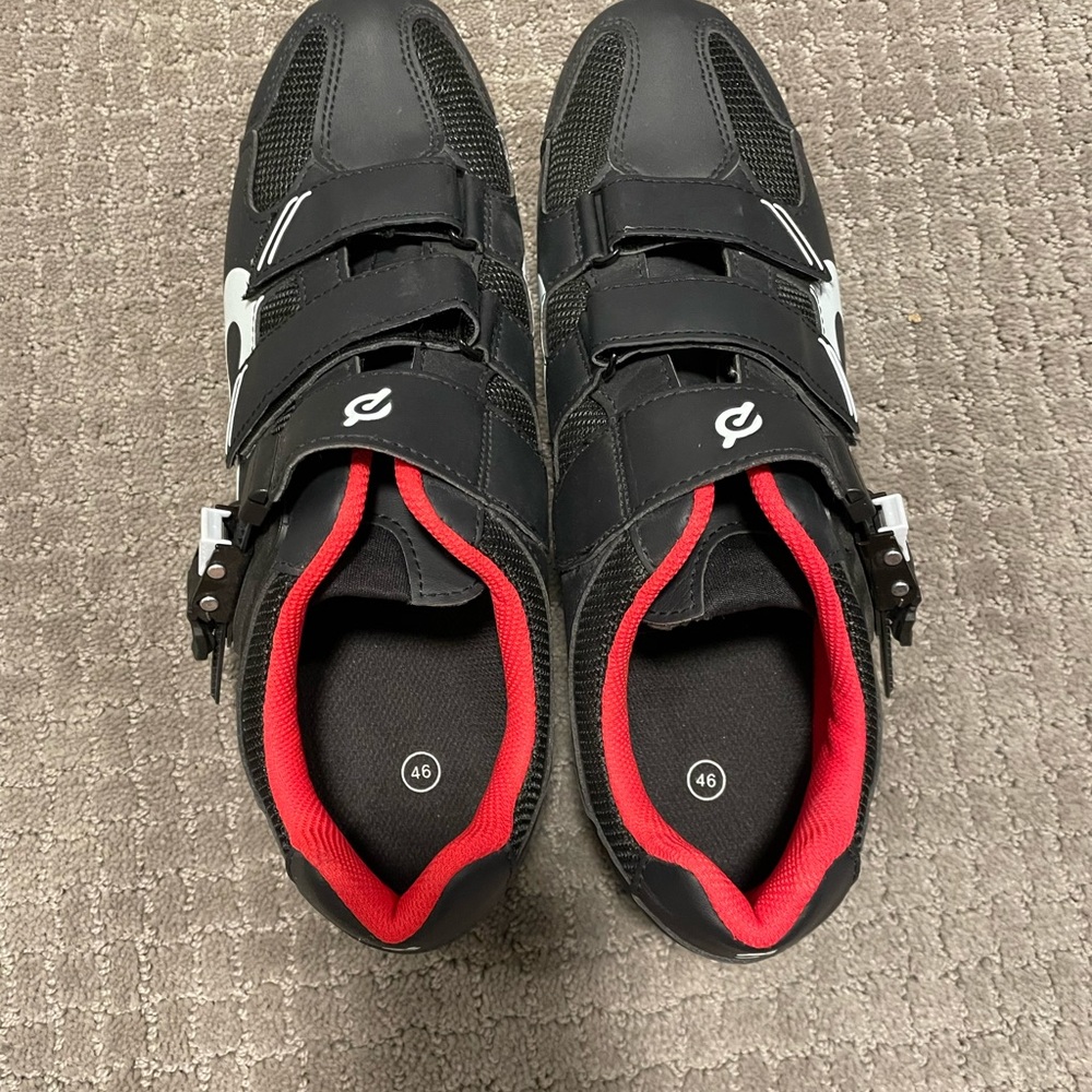 Size 46 Peloton shoes with cleats